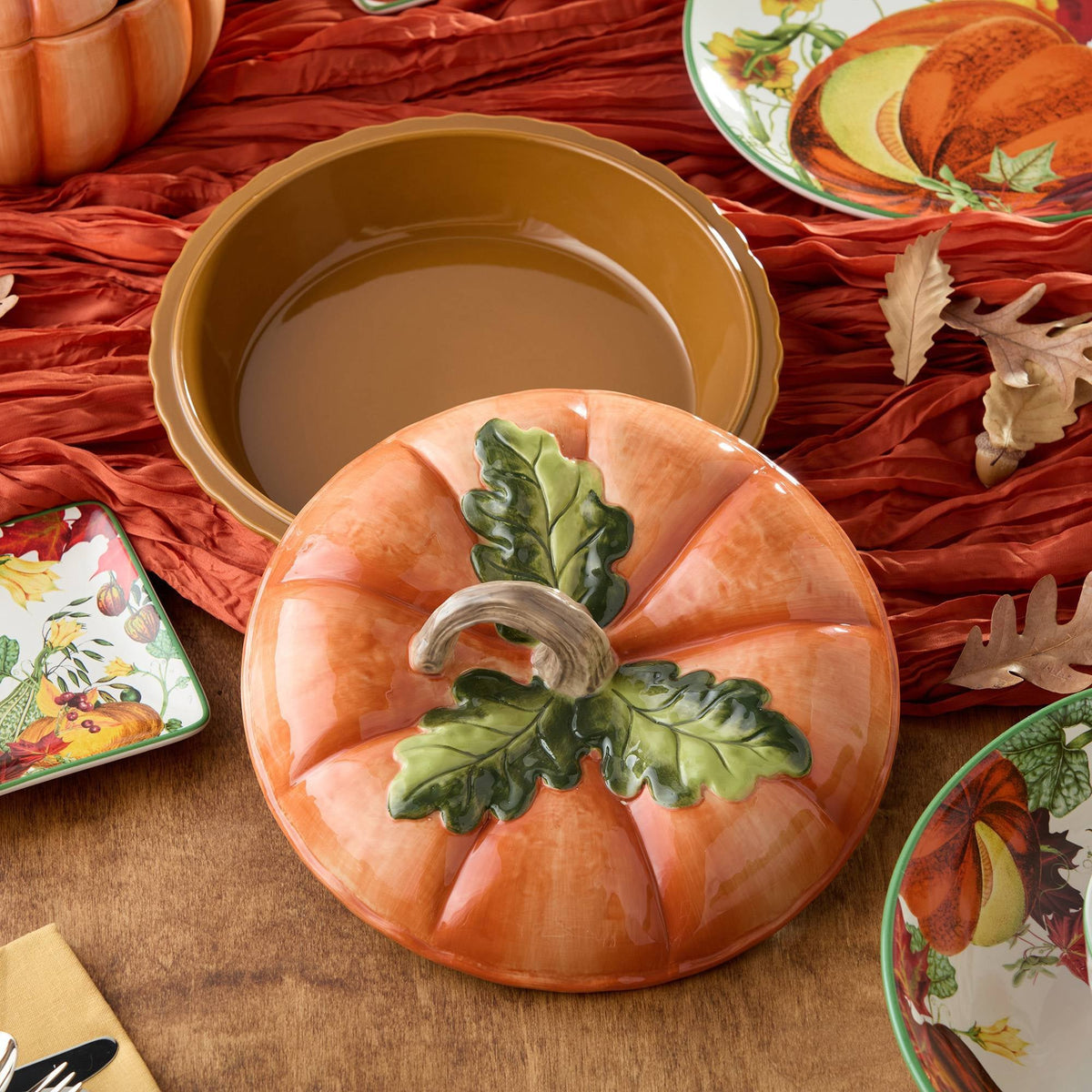 Pie Keeper with Sculpted Pumpkin Top and Ceramic Bakeware Base for Holiday Baking