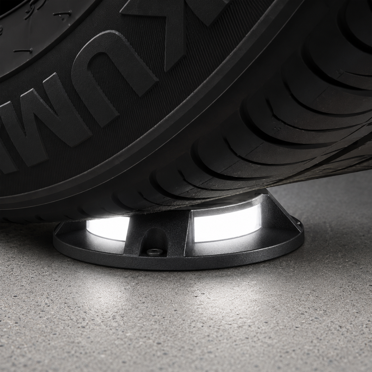 Solar Deck Light with Six LED Array and Dual Brightness Modes, 80 Hour Runtime