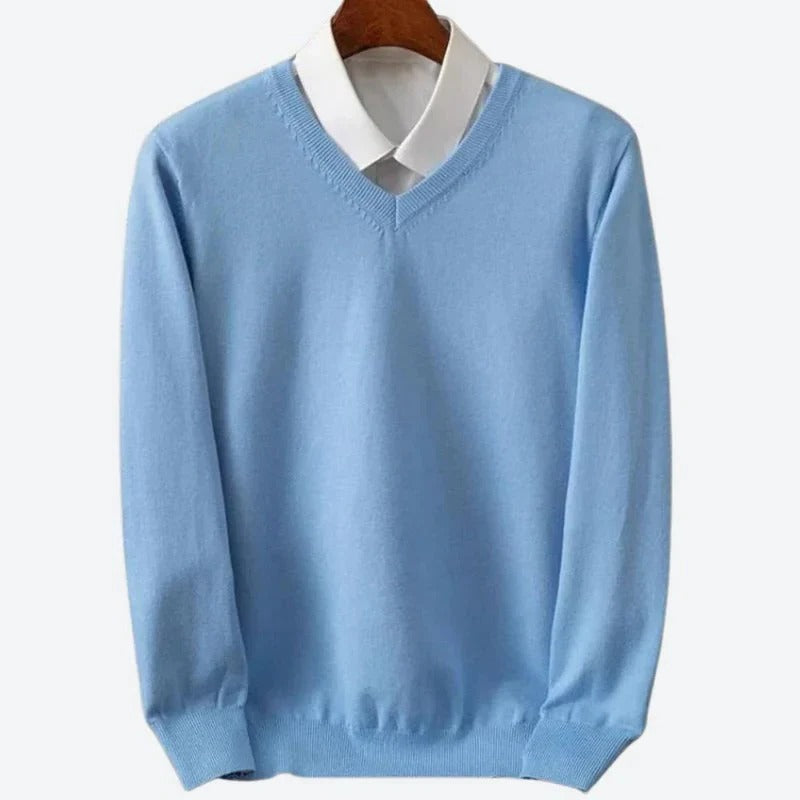 Warm Knit Pullover Sweater for Men with Round Neck and Standard Fit
