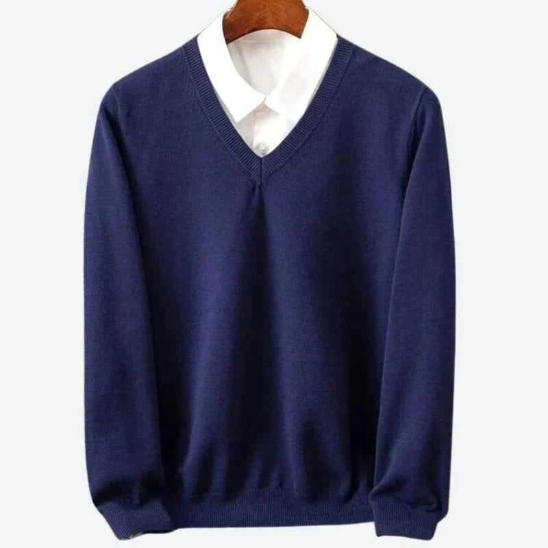 Warm Knit Pullover Sweater for Men with Round Neck and Standard Fit