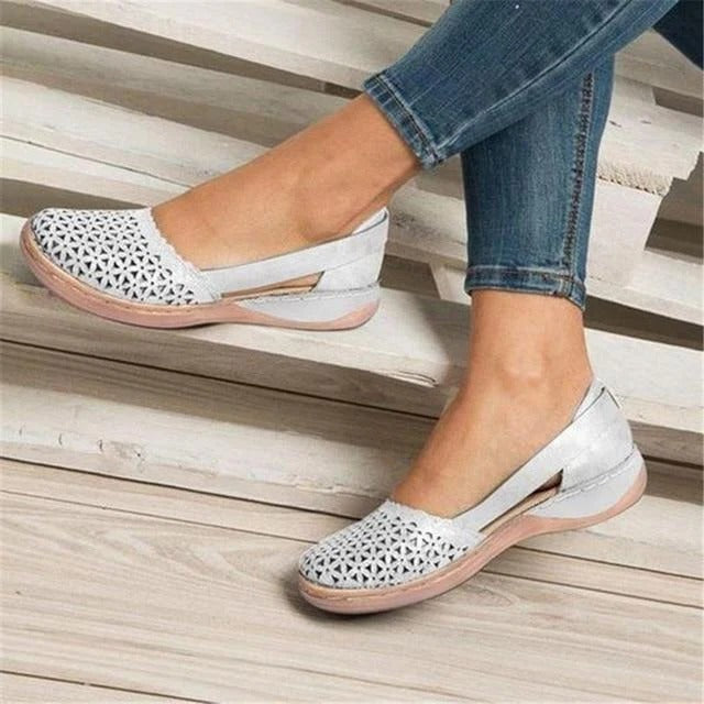 Womens Slip On Flats with Wide Toe Box and Arch Support, Breathable Mesh