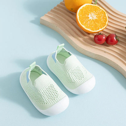 Anti Slip Socks with Rubberized Grip Sole and Breathable Fabric for Children