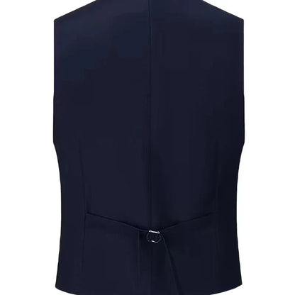 This men's slim fit double-breasted 3-piece suit with waistcoat is ideal for any formal occasion.