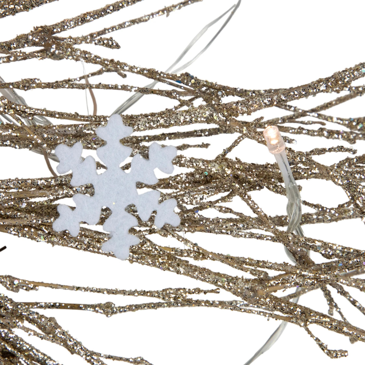 Sparkle Twig Wreath with 25 Warm LEDs and Battery Pack for Indoor Decor 28 Inch